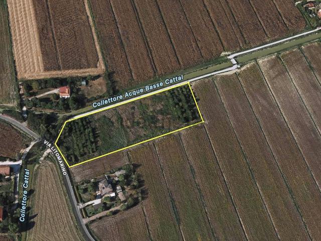 Terreno in vendita di 10928 m² in Via Litomarino, 121