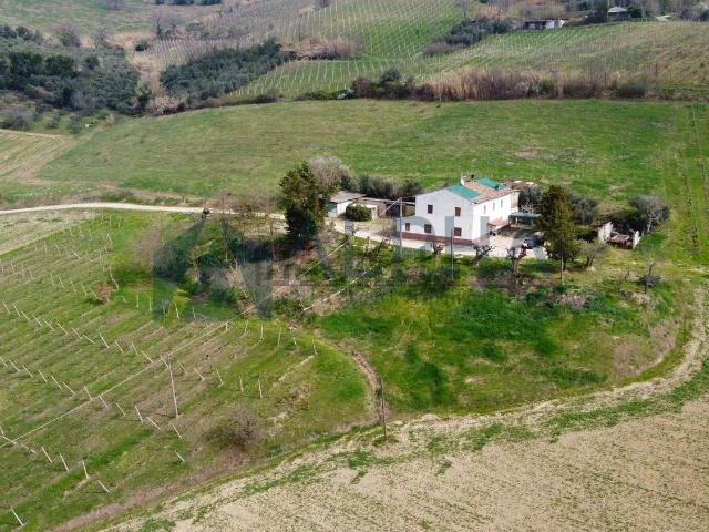 Terreno in vendita di 100000 m² in Via Ausa