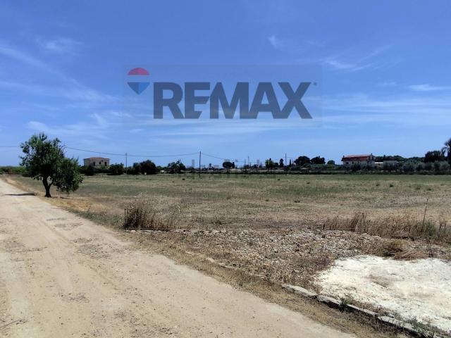 Terreno in vendita di 10000 m² in Via Elorina, 174