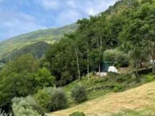 Terreno in vendita di 10000 m² in Via Val Bella