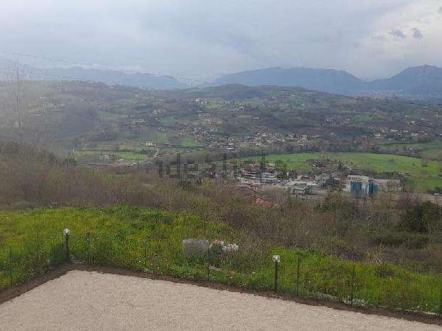 Terreno in vendita di 10000 m² in Via Vardaro