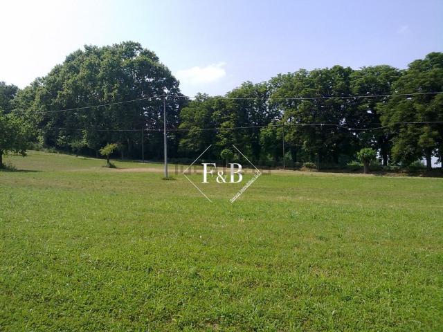 Terreno in vendita di 1000 m² in Frazione serravalle