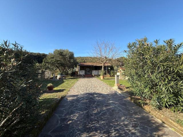 Terreno in vendita di 1000 m² in Località Baratti, 1