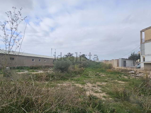 Terreno in vendita di 1000 m² in Strada per Acate, 27