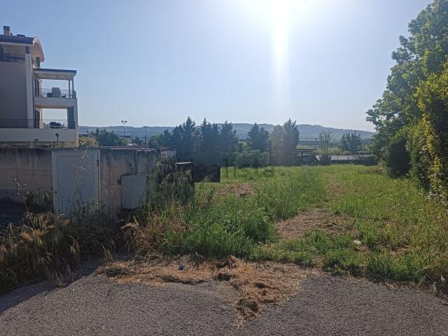 Terreno in vendita di 1000 m² in Via Tevere