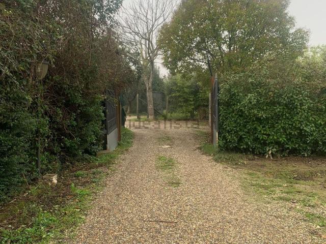 Terreno in vendita di 1000 m² in Via Vella O Lungo la Bardena