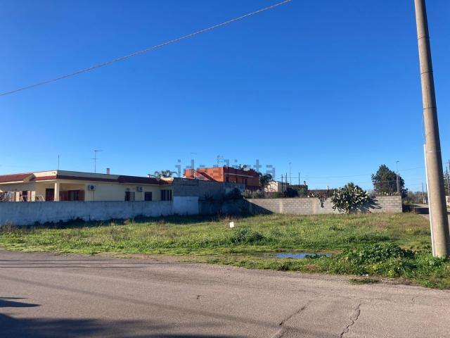 Terreno in vendita di 1000 m² in Via delle Rose