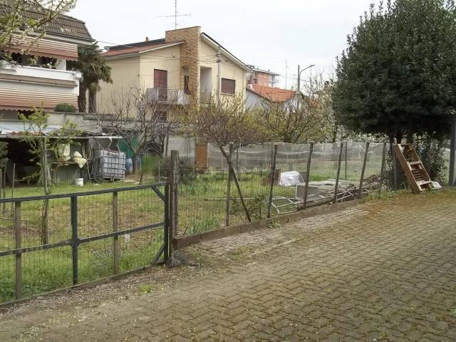 Terreno in vendita di 1000 m² in Via Michelangelo Buonarroti