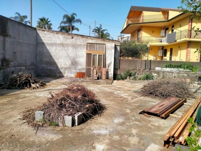 Terreno in vendita di 1000 m² in Via Monte Rosa