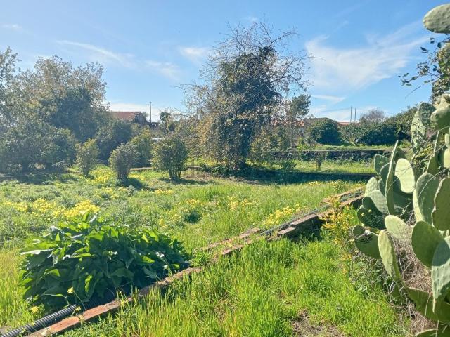 Terreno in vendita di 1009 m² in Via Cosenza