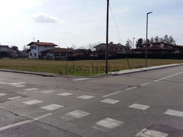 Terreno in vendita di 1009 m² in Via Dei Pini