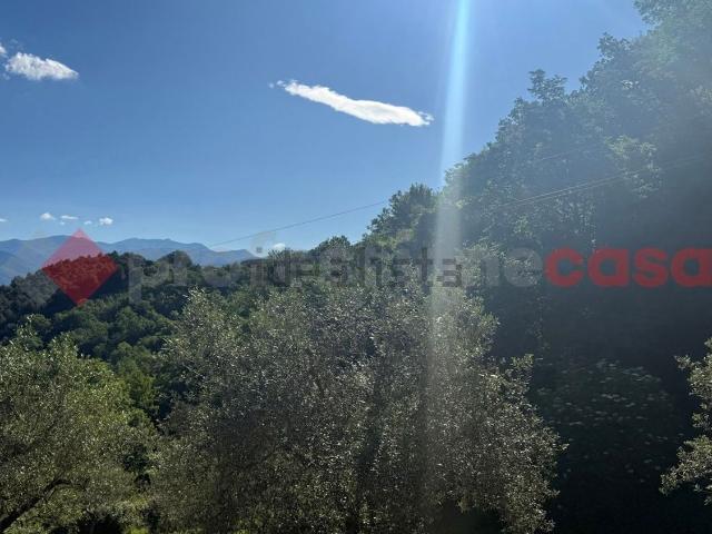 Terreno in vendita di 10160 m² in Via Vicinale Pie&apos  di Monte
