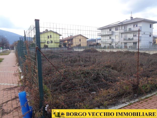 Terreno in vendita di 1016 m² in Piazza V. Nazzari