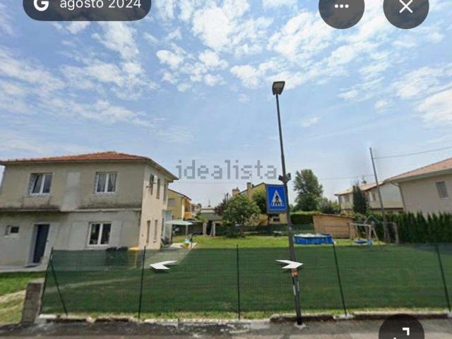 Terreno in vendita di 1030 m² in Via Zoppè, 17