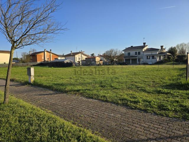 Terreno in vendita di 1038 m² in Via Gainiga