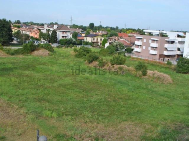 Terreno in vendita di 10 m² in Via Albert Sabin