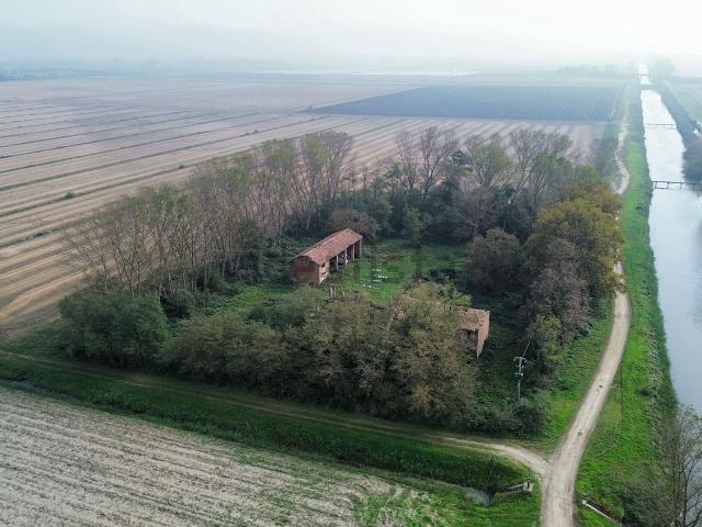 Terreno in vendita di 11420 m² in Strada Collettore Valle Isola