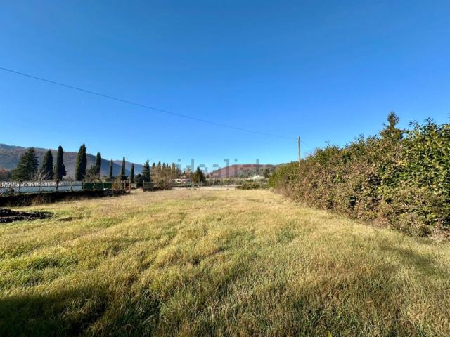 Terreno in vendita di 1157 m² in Via degli Ulivi, 1