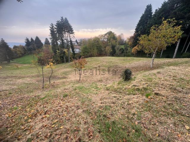 Terreno in vendita di 11727 m² in Via Monte