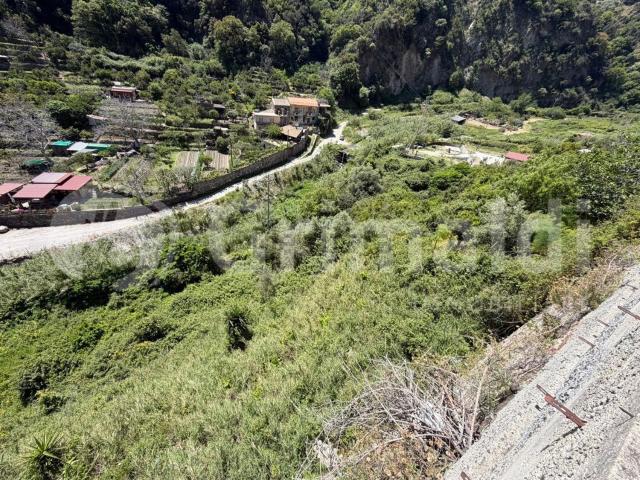 Terreno in vendita di 11727 m² in Via provinciale, 38