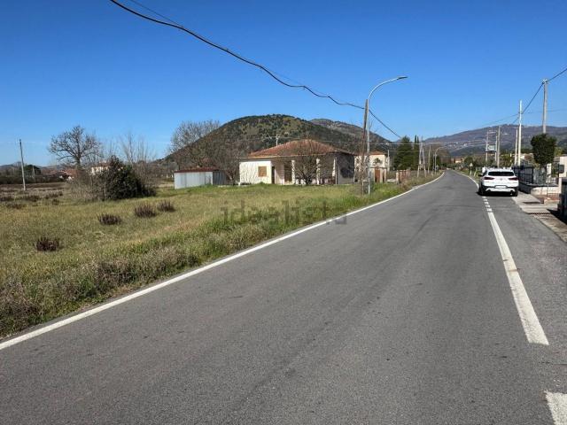 Terreno in vendita di 11000 m² in Via Nevali