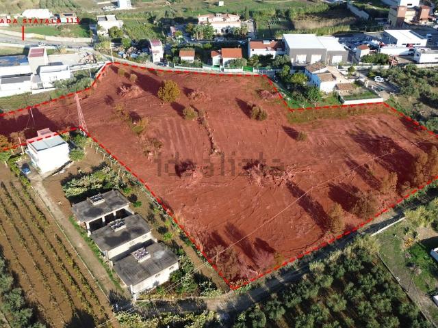 Terreno in vendita di 11000 m² in Via San Leonardo