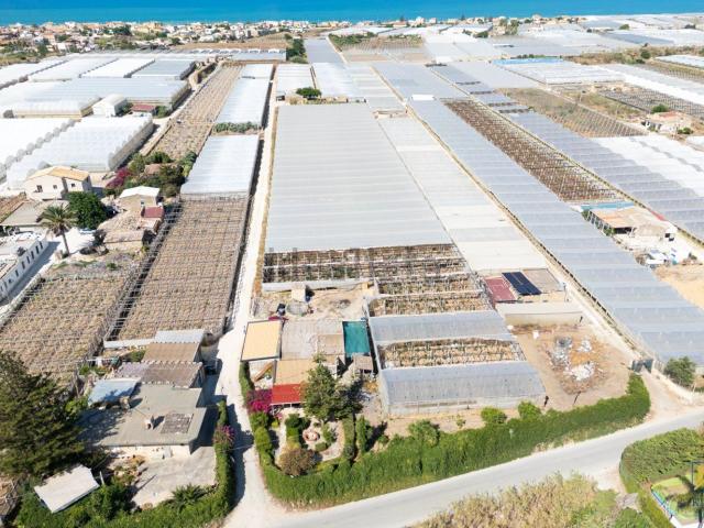 Terreno in vendita di 11000 m² in Contrada da Macconi