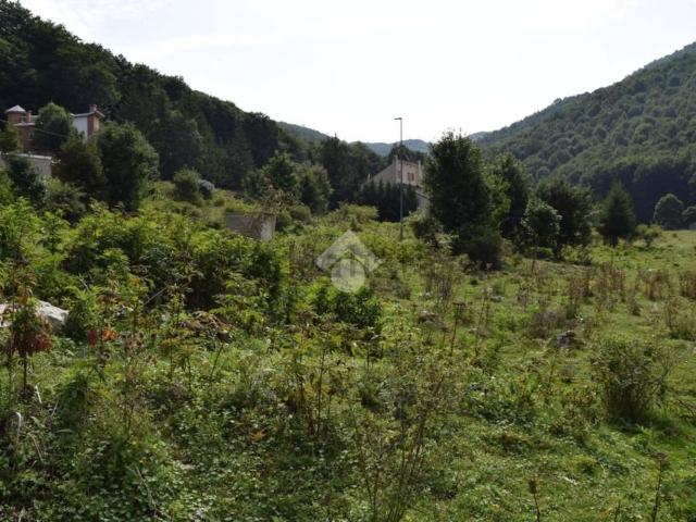 Terreno in vendita di 1100 m² in Via del Pozzo della Neve