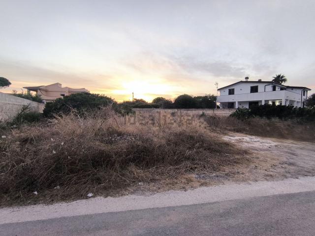 Terreno in vendita di 1100 m² in Via della Mica