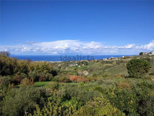 Terreno in vendita di 11100 m² in Strada Torregrotta Roccavaldina