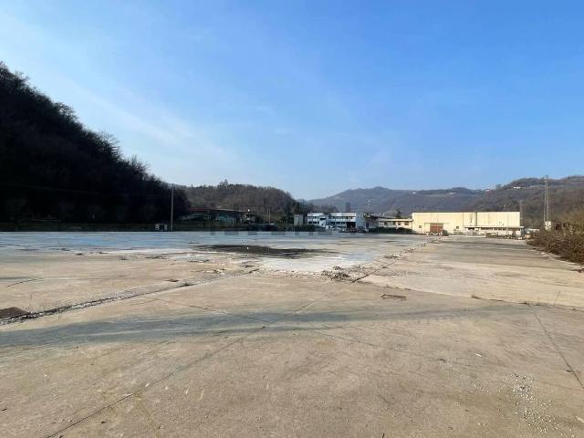 Terreno in vendita di 11150 m² in Via del Lavoro, 27