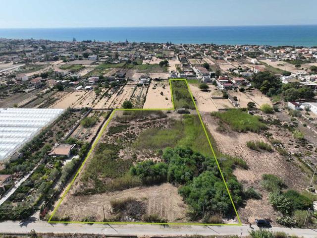 Terreno in vendita di 11200 m² in Via delle Viole