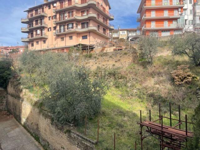 Terreno in vendita di 1130 m² in Via aldo moro
