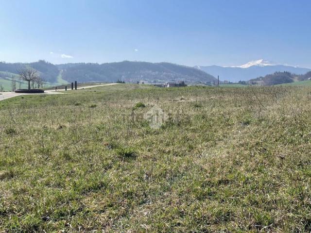 Terreno in vendita di 1242 m² in Via Monte Grappa