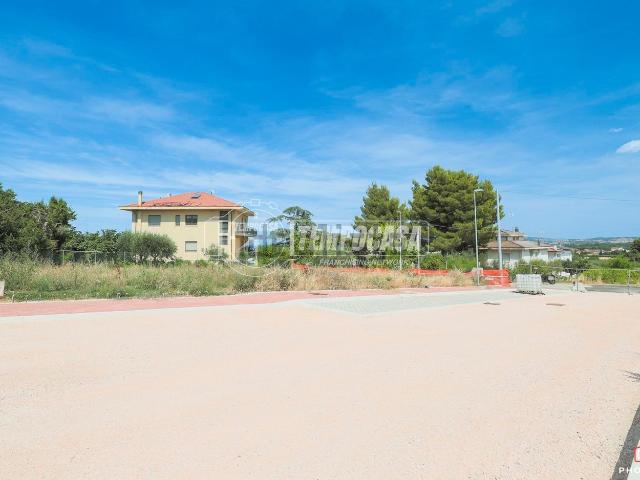 Terreno in vendita di 1249 m² in Via Cà Andrino