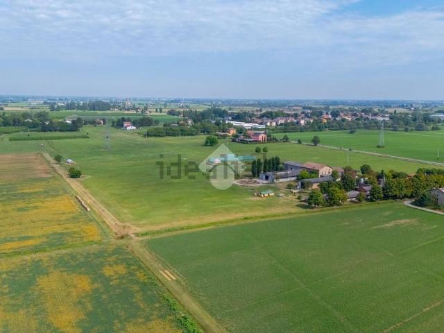 Terreno in vendita di 126000 m² in Via Gian Maria Ferraroni