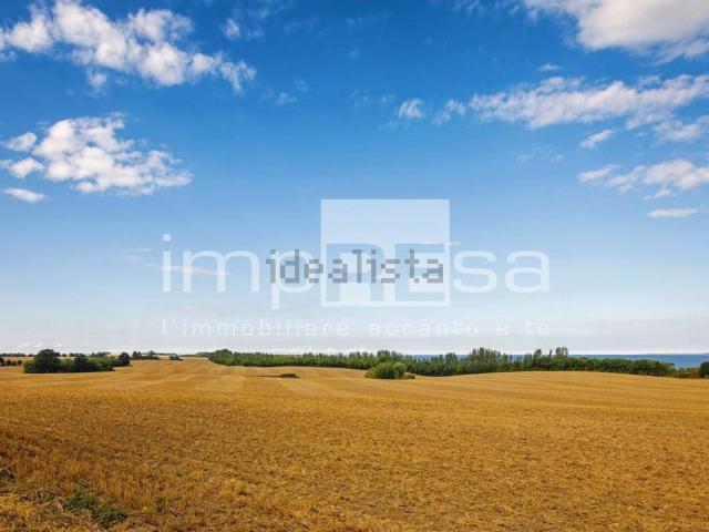 Terreno in vendita di 12654 m² in Via Roma Sinistra