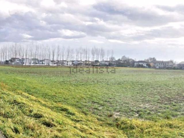 Terreno in vendita di 12973 m² in Via Chiesa