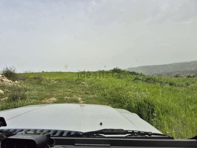 Terreno in vendita di 120000 m² in Contrada Cugno Vasco