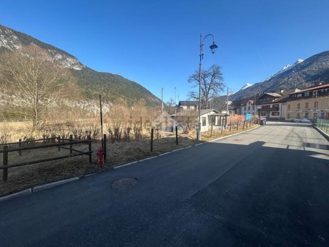 Terreno in vendita di 1200 m² in Borgo Basso, 21