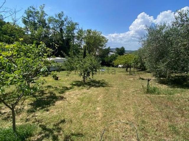 Terreno in vendita di 1200 m² in Strada Madonna del Monte