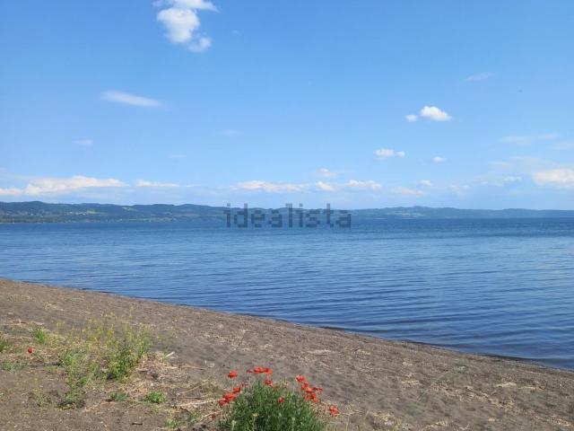 Terreno in vendita di 1200 m² in Via Cassia Nord