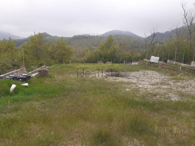 Terreno in vendita di 1200 m² in Via delle rose