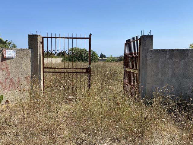 Terreno in vendita di 1200 m² in Via Fabrizio Colamussi, 3