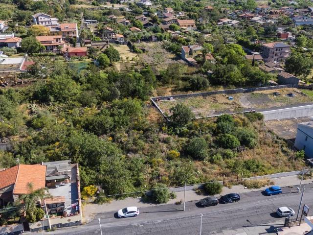 Terreno in vendita di 1200 m² in Via Floridia, 40