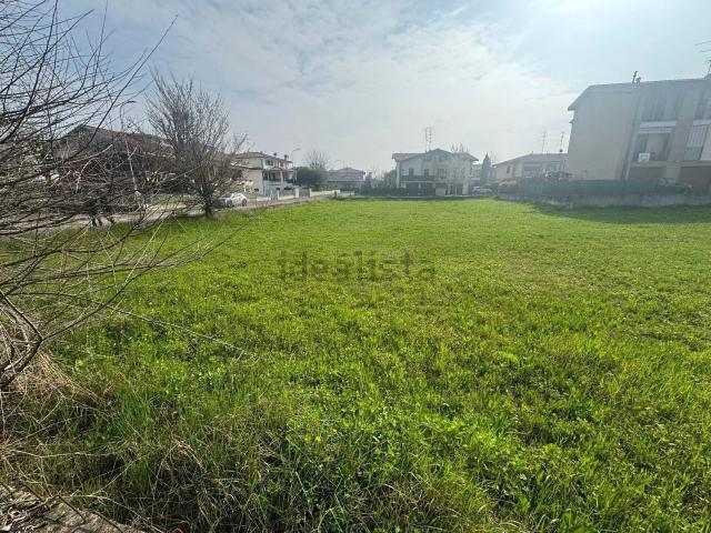 Terreno in vendita di 1200 m² in Via M. Ruini