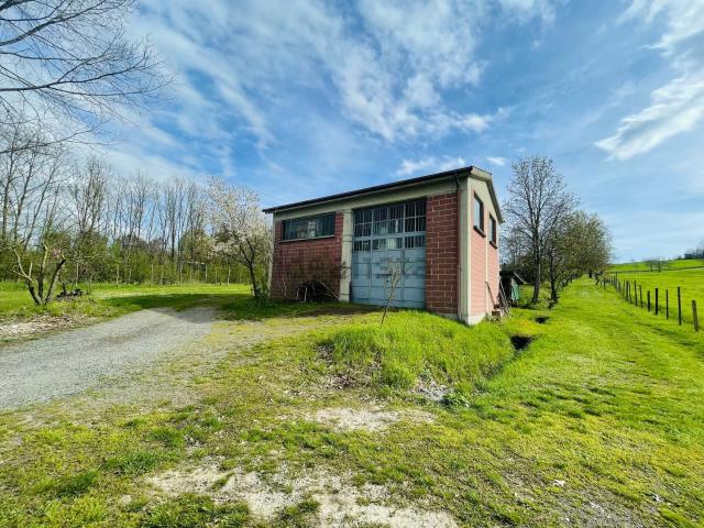 Terreno in vendita di 12200 m² in Via Emilia, 54