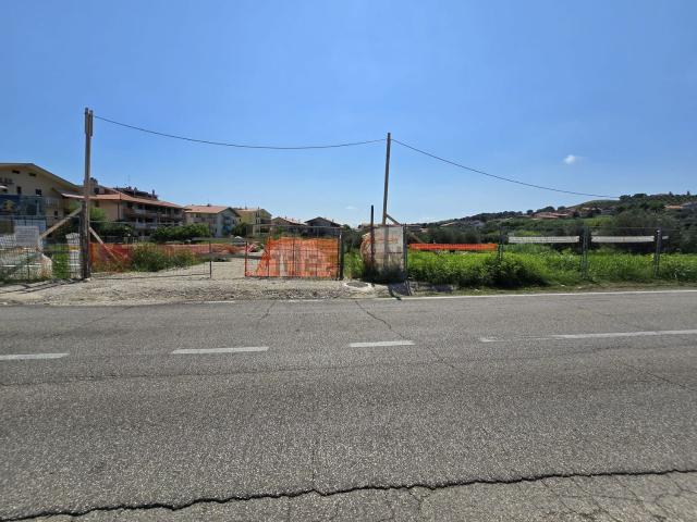 Terreno in vendita di 1230 m² in Via Totaro