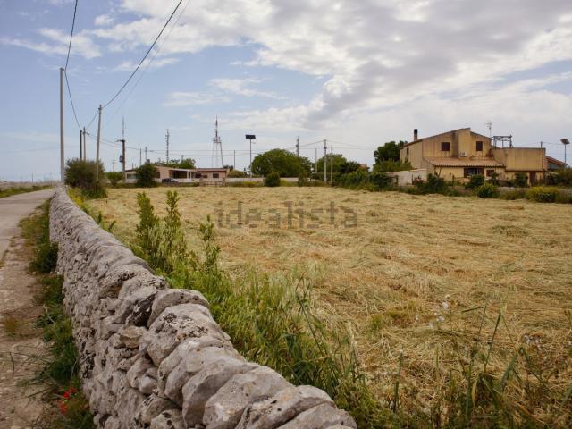 Terreno in vendita di 1340 m² in Via del fico d&apos india