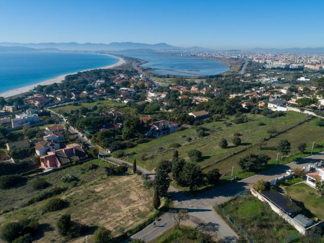 Terreno in vendita di 1340 m² in Via Su Forti